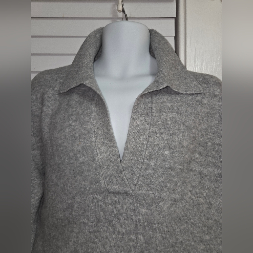 White House Black Market WOMENS Gray Cozy Polo V-Neck Sweater EUC Size L - Picture 3 of 13
